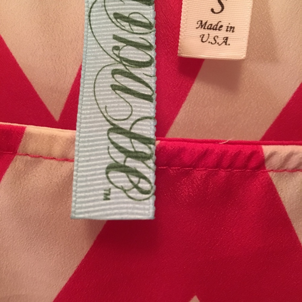 (Small) Pink/White Chevron- quarter length top - Picture 6 of 7